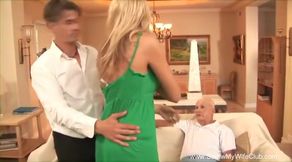 Super blonde beauty gets spitroasted on the couch
