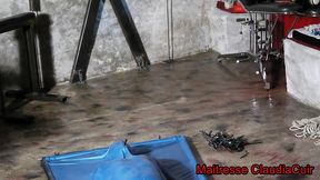 mon esclave enferme dans son vacbed, avec controle de la respiration