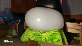 Bigbootylucy Riding and Crushing 10 Beachballs by Her Big Round Butt Slowmo