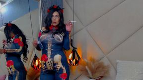 Cosplay Tease & Smoke: Drip for Me