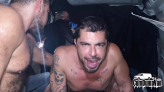 Clip hardcore de l'amateur Jay Magnus et Juven, grosse bite BBC se faisant baiser analement à cru