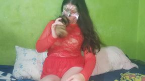 a ella le gusta ser una zorrita sexy, le gusta introducirse plug de cola de zorro en su ano / gran trasero / nicolelondrawer