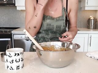 Getting sexually excited whilst baking cookies so that guy gave me a cream pie in one as well as the other holes!