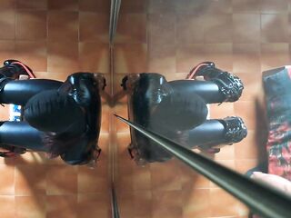 I'm chairtied and this chab screws my face for 10 minutes until this guy cums in my throat