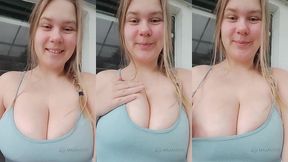 nipple alert!! how was your day today? i m horny, feel free to write to me