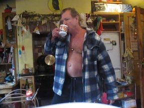 Will Polski strips naked and jerks off his throbbing dick live on cam as viewer wanks off