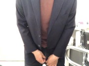 【4K 必見】ジャケット姿で出先の多目的トイレでおしっこ！