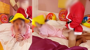 【えっちなクリスマス】小さいまんこに中出し！サンタさんと妊娠する練習