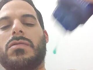 The best face fuck is when I put my favorite yellow t-shirt