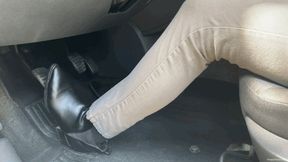 PEDAL PUMPING MANUAL CAR IN CHELSEA BOOTS **CUSTOM CLIP** - MP4 HD