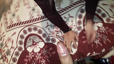 Vecino le miente a su esposa que saldrá tarde de trabajar para cogerme por mi ano