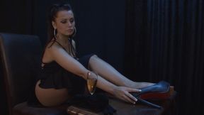 LADY CARLA - FOOT TEASING IN PERFECTION