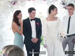 BRIDE4K. A real wedding anal bang, Bride was nailed by a toastmaster