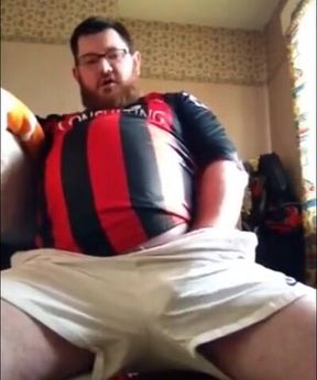 Bear Hunk Masturbating Solo