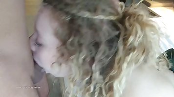 Curly blondegirl Mary Jane Auryn gets facefucked POV
