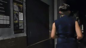 la puta le tira la plata encima, para que le rompa el culo muy duro y se lo llene de leche
