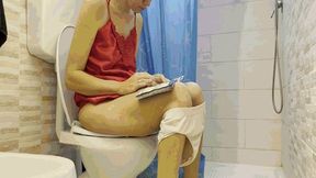 Bonnie in the toilet-3 AVI
