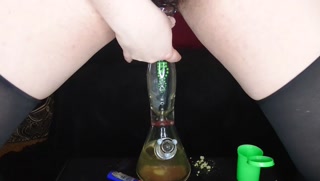 I SQUIRT/PISS/FUCK MY BONG FOR 4/20