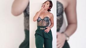 ”#redhead #corset #sparkling”