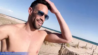 Muscular amateur strips naked and jerks off on a busy Spanish beach