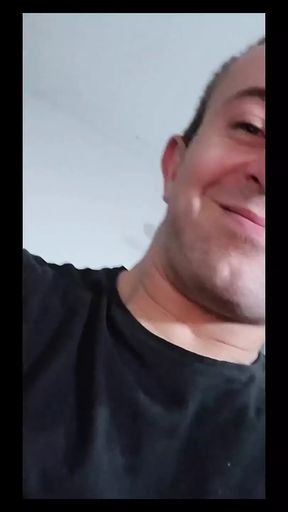 English Muscle Man Carl Shows How to Cum