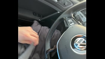 Voyeur im Auto