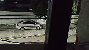 fraguei minha mulher fudendo dentro do carro na porta de casa