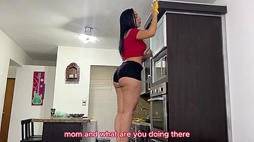 MI MADRASTRA TIENE UN CULOTE DELICIOSO