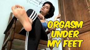 "Orgasm Under My Feet – 3x JOI Experience (15 min)"