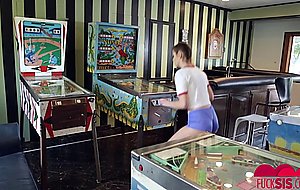 Scarlett mae in teen pinball wizard hits the creampie jackpot