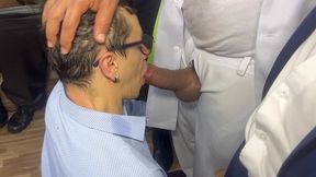 yuri gaucho - profissonais fodendo o cliente e garantindo o bonus do mes - sexo gay parodia - sexo interracial brasil