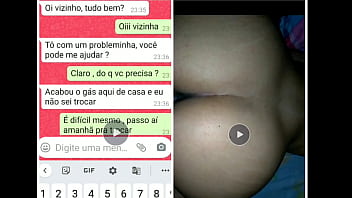 Vizinha safada pediu pra trocar o g&aacute_s pelo whatsapp e acabou levando leitada na cama (Hist&oacute_rinha safada)