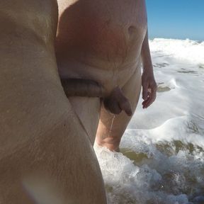 Horny at beach and found a guy to make me cum