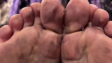 You must worship my dirty feet