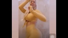 Ummmmm la zorra de Sheyla...