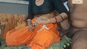 Indian desi hauswaif Rani bhabhi ki chudayi devar ne bhabhi ko ghodi bana ke choda