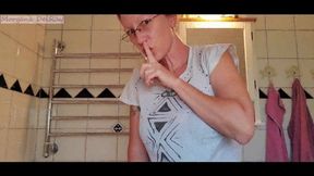 Peeing Bathroom Tease HD WMV
