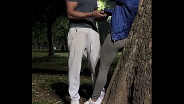 Fodi essa casada safada deliciosa na frente do marido corno manso. Personal Pauzudo vai dar treino para casadinha safada e fode com a safada.
