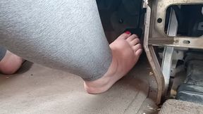 Driving this crapy van with my sexy bare feet red toe nails