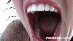 Deep Close Up Yawning -mp4