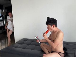 Homo dude observes his str8 neighbour and gives a decision to tempt him to suck his knob and give him his butt - RELAXINGADRIAN - KIKEMERENGUES