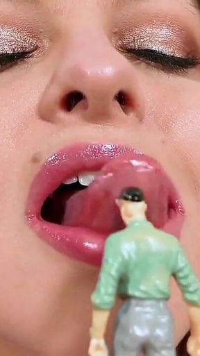 Gentle Giantess Girlfriend Kissing - Sydney Screams Passionately Kisses Tiny BF with Glossy Lips and Long Tongue