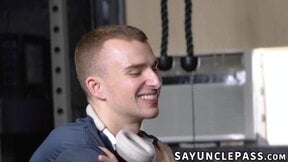 Ryan Jacobs loves the sight of Leo Louis cock while working out