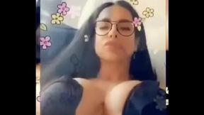 Liz Vega ense&ntilde_ando sus atributos