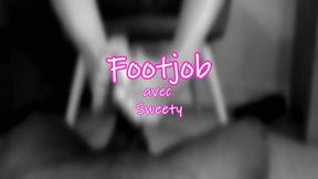 SWEETY - FOOTJOB #2 : A la maison !