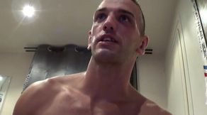 Straight muscle in jogging and sneaker fuck a gay