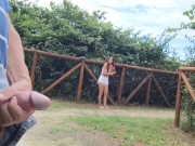 Punheta arriscada na rua e moça estranha viu!