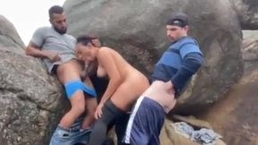 duas pica na gostosa rabuda