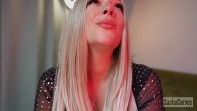 The Giantess Vip Room - Feet First