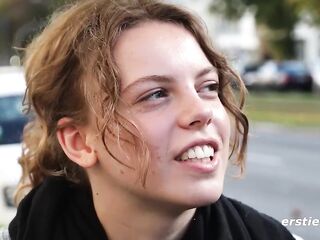 Ersties - Liliths farbintensiver Traum, von zwei Frauen dominiert zu werden, wird wahr!